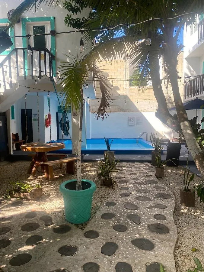 Hotel Caracol Isla Mujeres 3*,